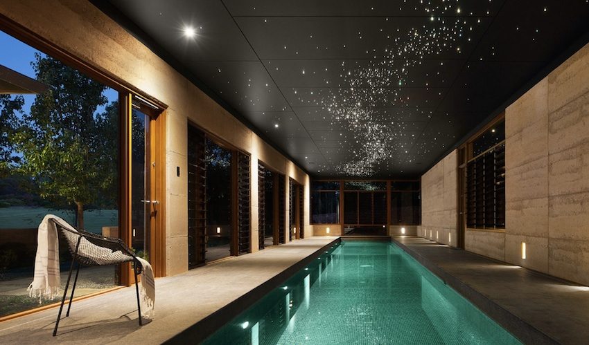 За помещения с висока влажност осветителните тела трябва да са водоустойчиви За помещения с висока влажност осветителните тела трябва да са водоустойчиви