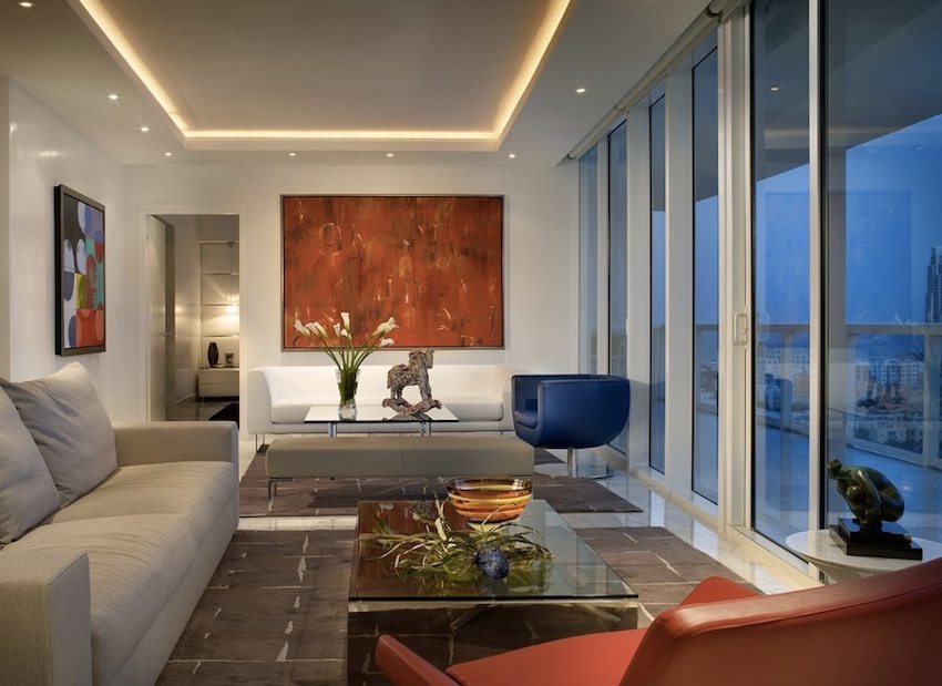 Точковото осветление визуално прави тавана по-висок Точковото осветление визуално прави тавана по-висок