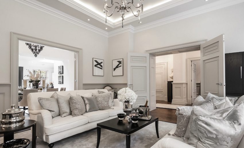 Комбинация от полилей и прожектори Комбинация от полилей и прожектори