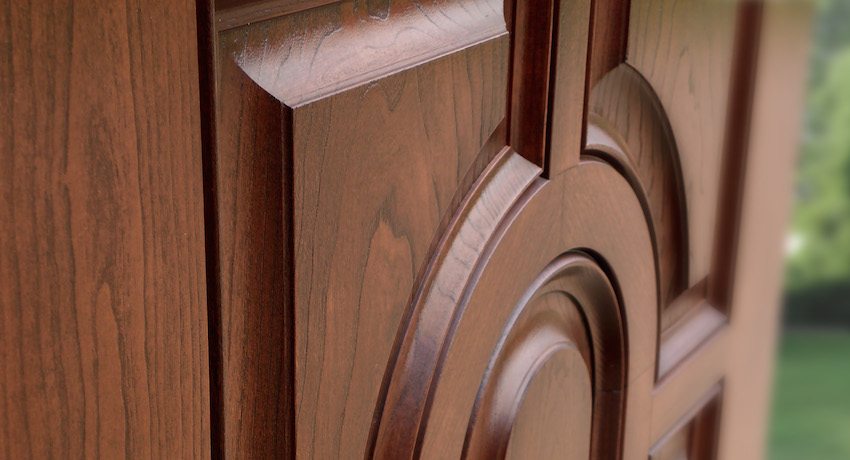 Pintu depan kayu tidak akan kehilangan kaitannya Pintu depan kayu tidak akan kehilangan kaitannya