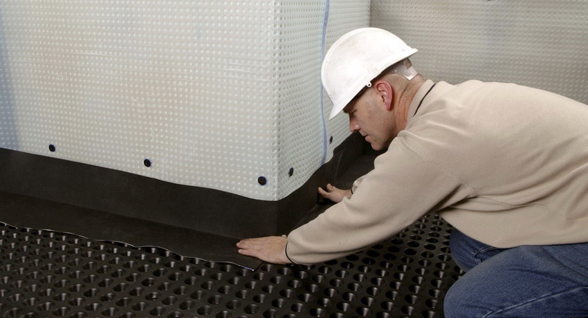 Ang basement waterproofing mula sa tubig sa lupa ay ang pinakamahalagang yugto sa pagtatayo ng pundasyon Ang basement waterproofing mula sa loob mula sa tubig sa lupa: mga pamamaraan ng pagprotekta sa isang gusali mula sa kahalumigmigan