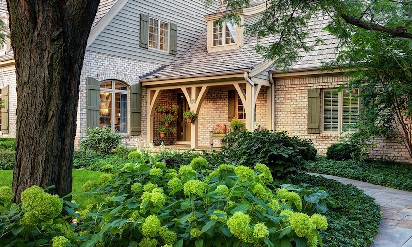 يظل الطوب الخزفي كلاسيكيًا في زخرفة الواجهة يظل الطوب الخزفي كلاسيكيًا في زخرفة الواجهة