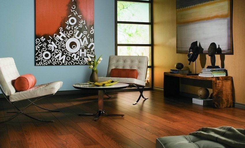 En affasning skitserer hvert panel og får det til at ligne en naturlig træplank En affasning skitserer hvert panel og får det til at ligne en naturlig træplank