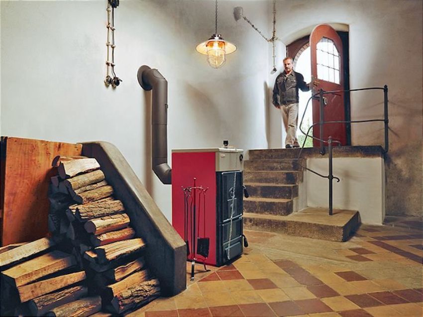 The choice of a solid fuel boiler is influenced by the area of the heated room, the presence and type of wall insulation, individual climatic conditions The choice of a solid fuel boiler is influenced by the area of the heated room, the presence and type of wall insulation, individual climatic conditions