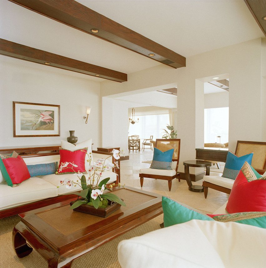 Осветителни тела, вградени в фалшиви балюстради Осветителни тела, вградени в фалшиви балюстради