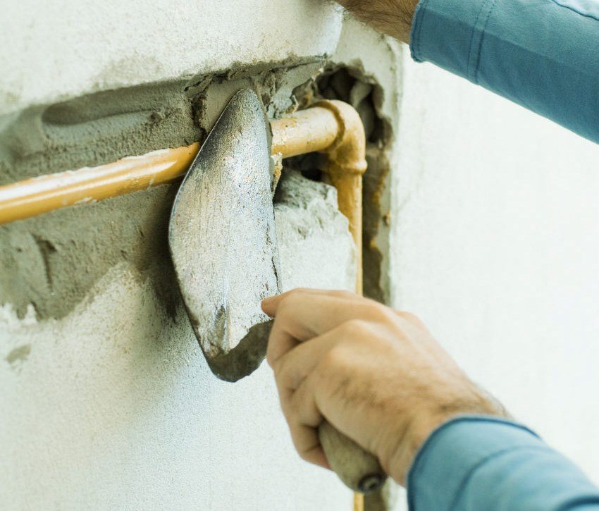 Bột bả phổ quát được sử dụng thành công ở những nơi mà các vật liệu khác nhau được kết hợp với nhau. Ví dụ, khi bịt các đường ống trong tường Bột bả phổ quát được sử dụng thành công ở những nơi mà các vật liệu khác nhau được kết hợp với nhau. Ví dụ, khi bịt các đường ống trong tường