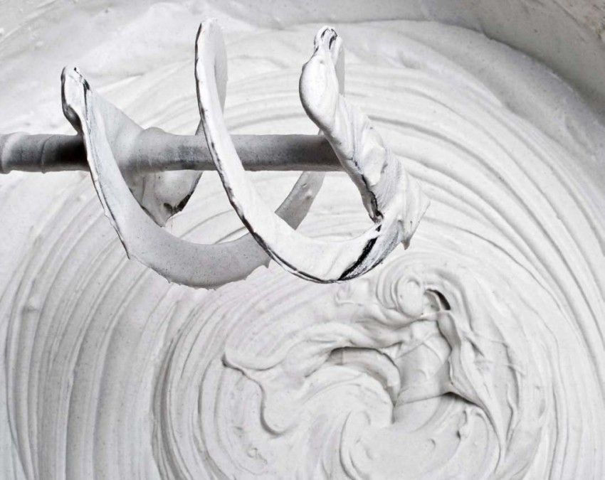 Hỗn hợp bột bả thành phẩm phải đồng nhất, không bị vón cục. Hỗn hợp bột bả thành phẩm phải đồng nhất, không bị vón cục.