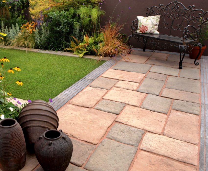 Οι πλάκες πλάκας έχουν ένα ευρύ φάσμα μεγεθών, υφών και χρωμάτων Οι πλάκες πλάκας έχουν ένα ευρύ φάσμα μεγεθών, υφών και χρωμάτων