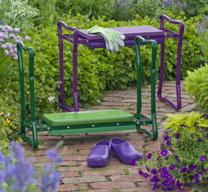 Πιεσμένο πλακίδιο στο καλοκαιρινό εξοχικό τους Πιεσμένο πλακίδιο στο καλοκαιρινό εξοχικό τους