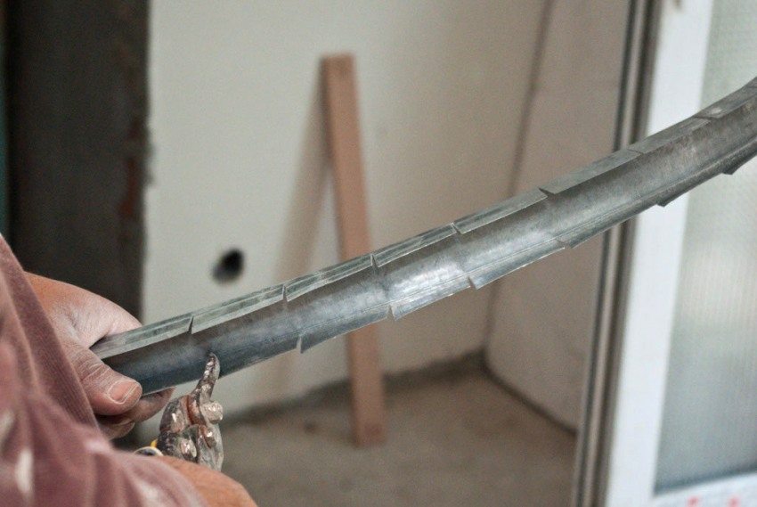 Cutting a regular profile to create an arched structure Cutting a regular profile to create an arched structure