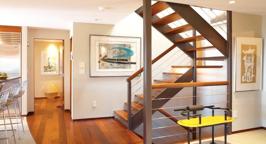 Modern staircase in the house Wooden stairs in a private house: projects, photos