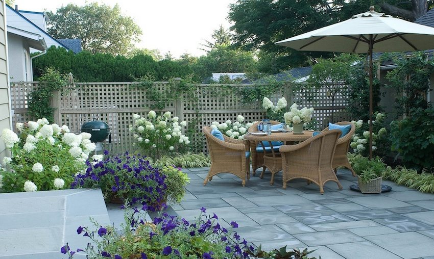 Dyre fliser er laget av granitt, basalt og marmor Dyre fliser er laget av granitt, basalt og marmor