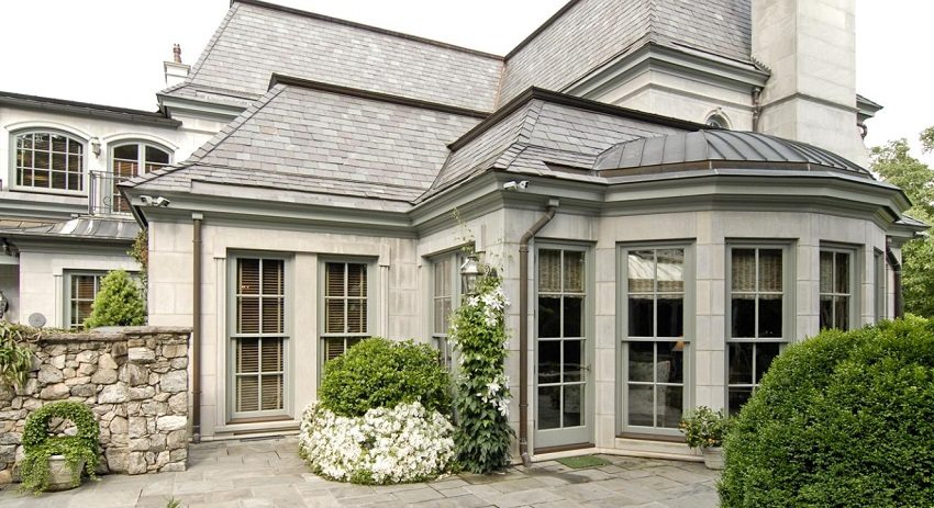 Et hus foret med kunststein ser solid ut Et hus foret med kunststein ser solid ut