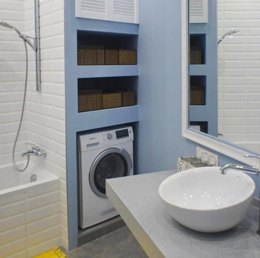 Τοποθετώντας το πλυντήριο σε μια θέση κάτω από τα ράφια Τοποθετώντας το πλυντήριο σε μια θέση κάτω από τα ράφια