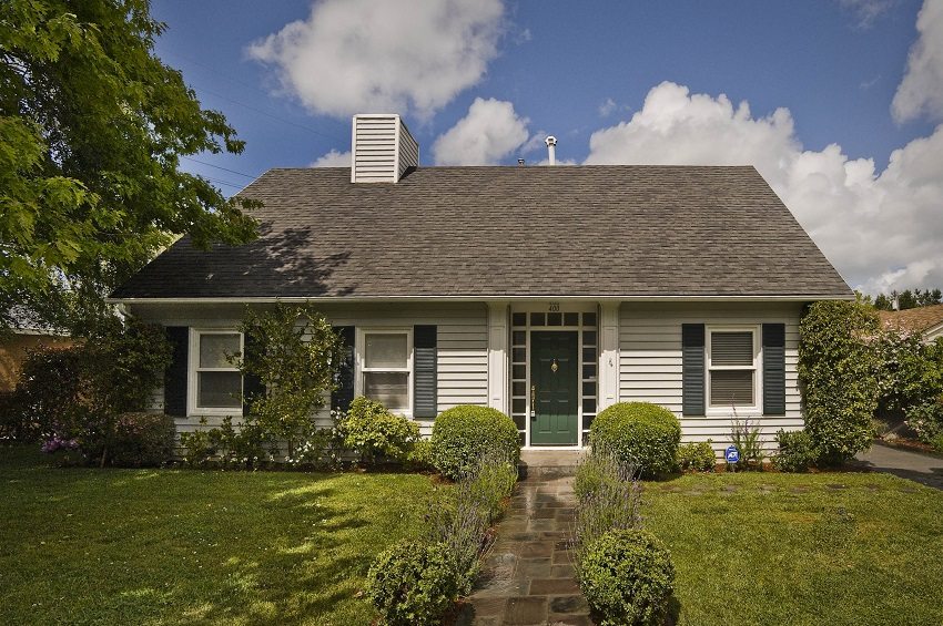 Um telhado de duas águas bem feito vai durar muito tempo Um telhado de duas águas bem feito vai durar muito tempo