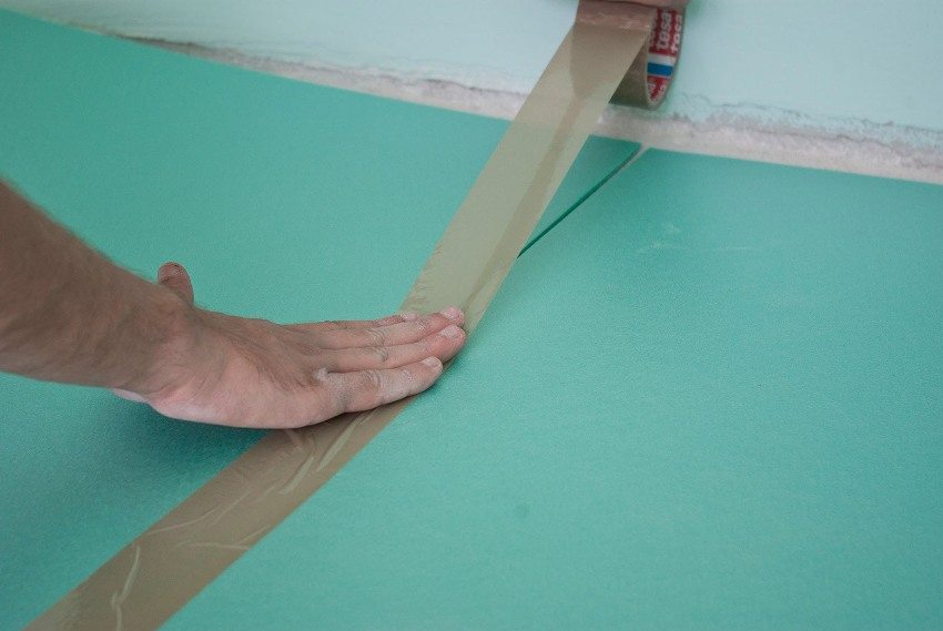 Limning af samlinger mellem bagplader Limning af samlinger mellem bagplader