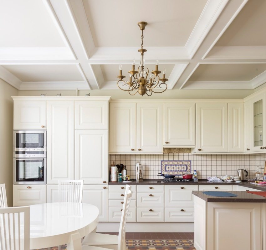 Обемен таван в кухнята Окачени тавани от гипсокартон: снимка, дизайн на различни стаи