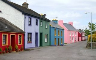 Mogućnosti završne obrade fasada privatnih kuća: primjeri fotografija