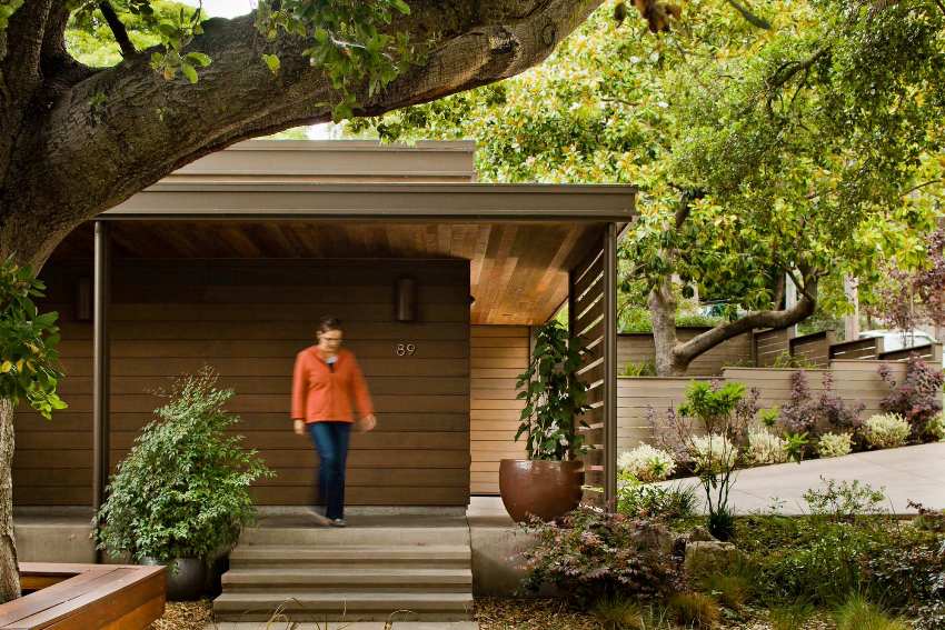 Monolitisk veranda laget av betong Monolitisk veranda laget av betong