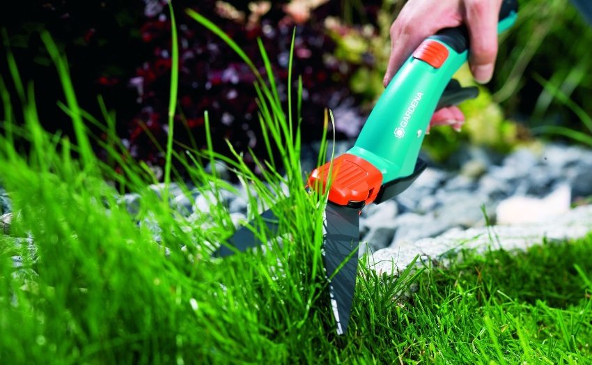 Косене на тревна трева Косене на тревна трева