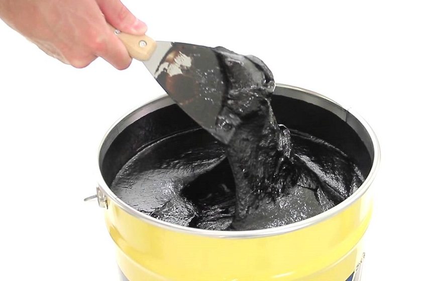 Битумната мастика има отлични хидроизолационни свойства Битумната мастика има отлични хидроизолационни свойства