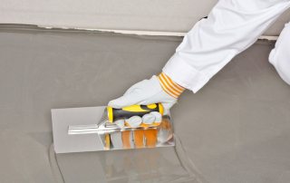 Коя подова замазка е по-добра: мокра, суха, полусуха или саморазливна