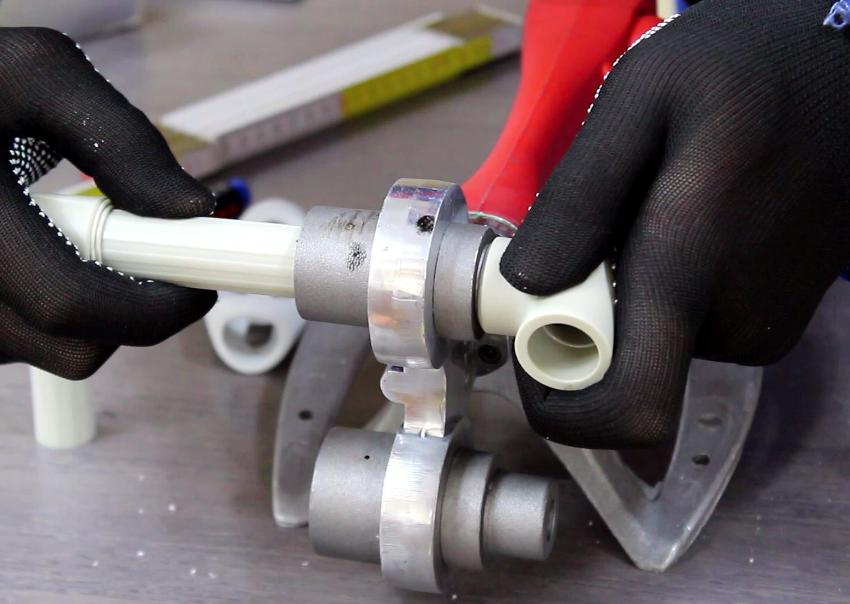 Tilkobling og lodding av polypropylenrør Tilkobling og lodding av polypropylenrør