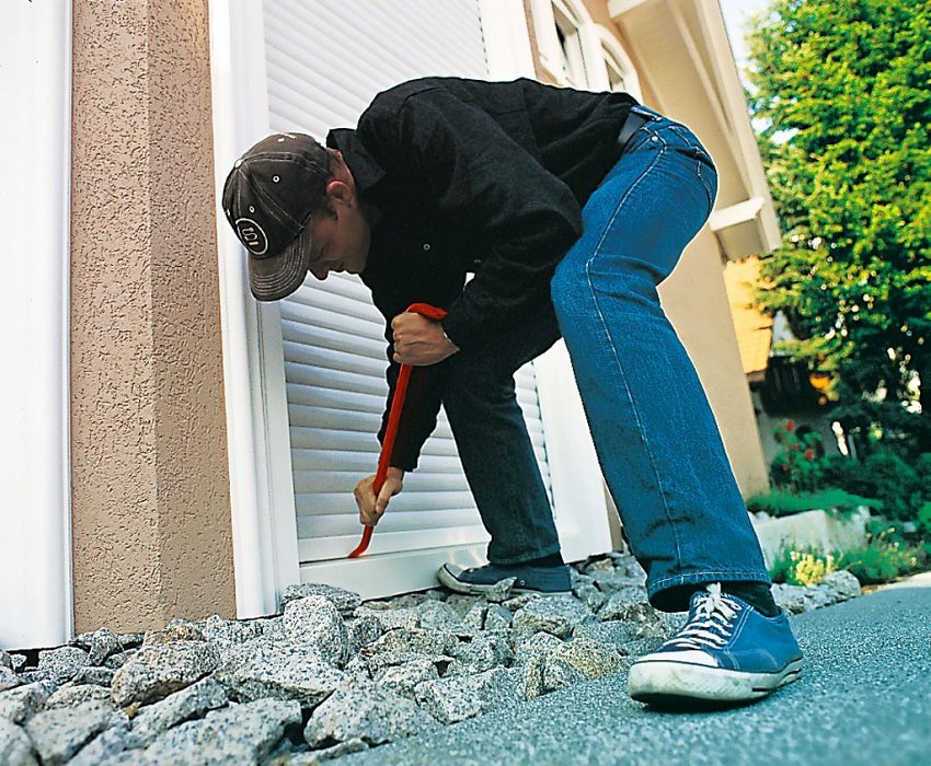 Les systèmes de volets roulants modernes sont équipés d'une protection anti-effraction Les systèmes de volets roulants modernes sont équipés d'une protection anti-effraction