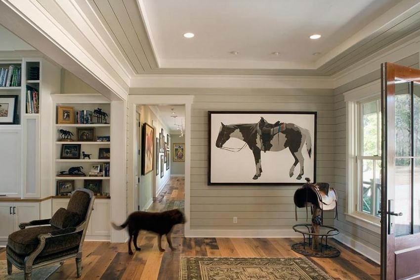 Palamuti sa dingding na may mga panel Palamuti sa dingding na may mga panel