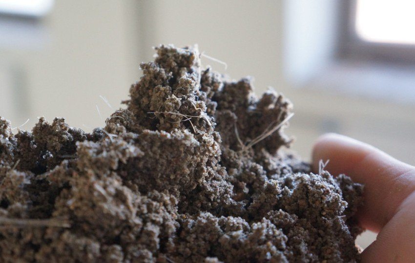 Консистенция на хоросан от цимент, пясък и вода с добавяне на фибростъкло Консистенция на бетон и пясъчен разтвор с добавяне на фибростъкло