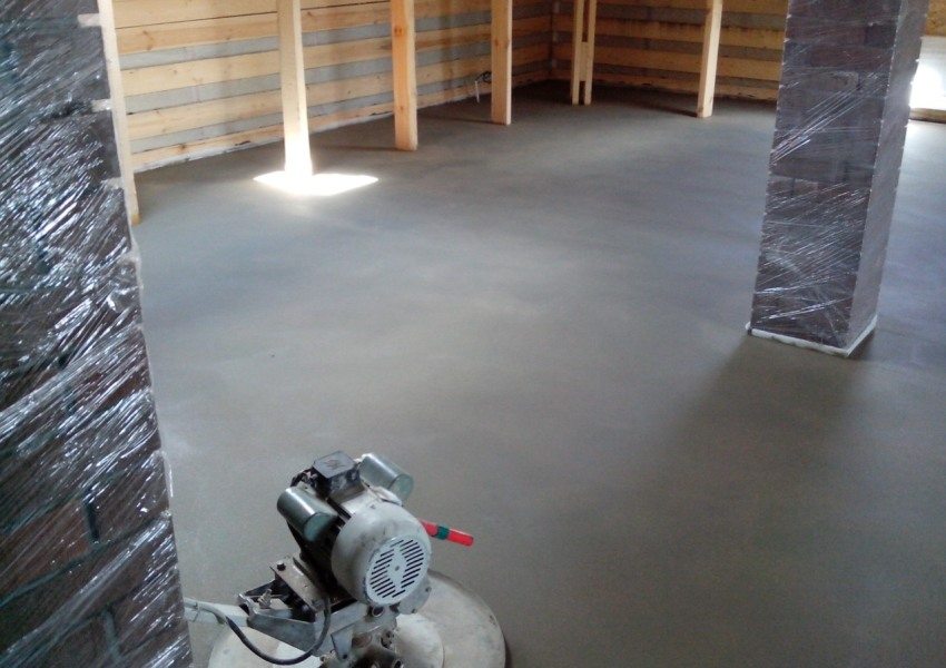 Невтвърдената замазка се шлайфа със специална мелница Невтвърдената замазка се шлайфа със специална мелница