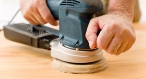 shlifovalnaya-mashinka-po-derevu