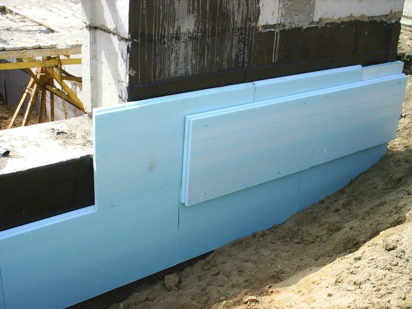 Suulakepuristetun polystyreenivaahdon käyttö rakennuksen perustuksen eristämiseen Suulakepuristetun polystyreenivaahdon käyttö rakennuksen perustuksen eristämiseen