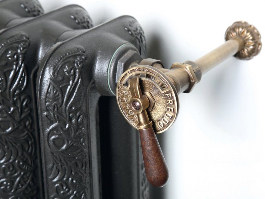 Príklad pripojenia termostatu k liatinovej vykurovacej batérii Príklad pripojenia termostatu k liatinovej vykurovacej batérii