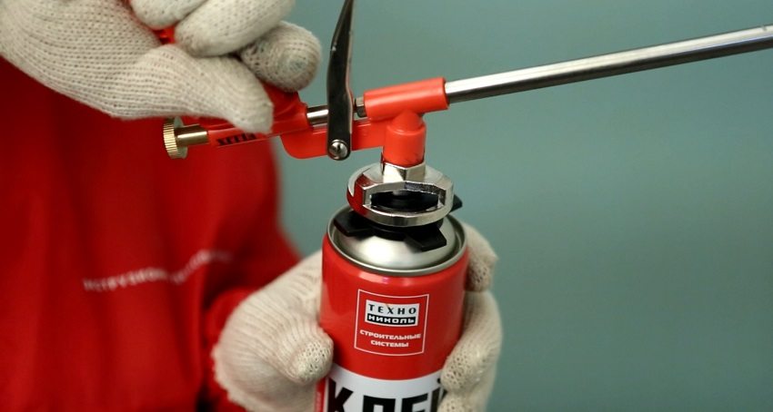 Atunci când alegeți un adeziv, este important să vă asigurați că compoziția sa este potrivită pentru instalarea penoplexului Atunci când alegeți un adeziv, este important să vă asigurați că compoziția sa este potrivită pentru instalarea penoplexului