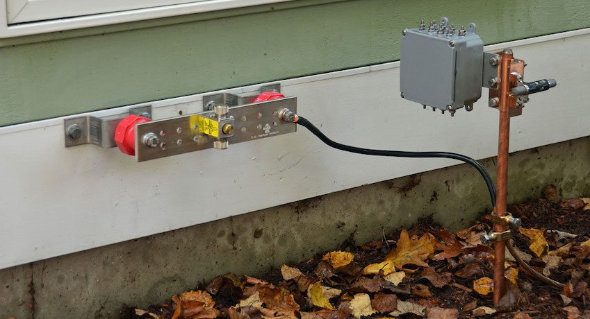 Các yếu tố của hệ thống nối đất tại ngôi nhà mùa hè Các yếu tố của hệ thống nối đất tại ngôi nhà mùa hè