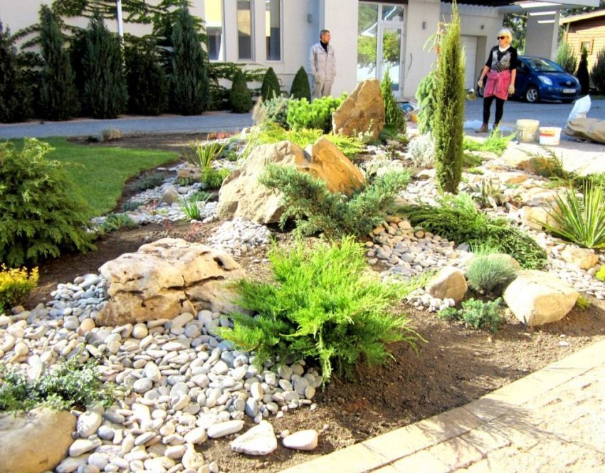 Krok 5: dodanie małych kamieni, ostateczne uformowanie kompozycji Krok 5: dodanie małych kamieni, ostateczne uformowanie kompozycji