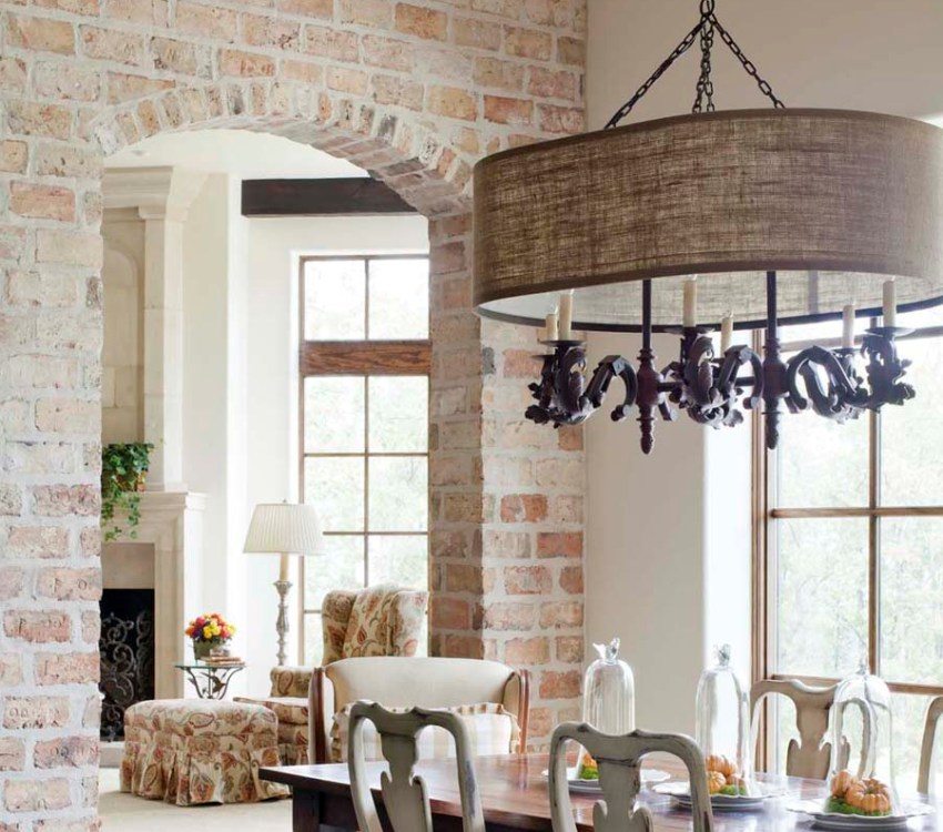 Buet døråbning i en mur Buet døråbning i en mur