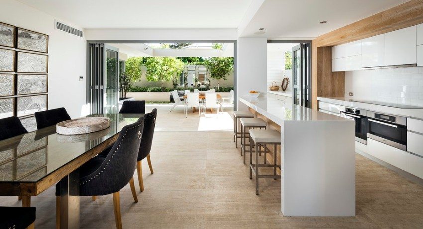 Ett-etasjes hus som måler 10 til 10 - kan være romslig og funksjonelt Foto av utformingen av et etasjes hus 10 til 10. Alternativer for å øke boarealet