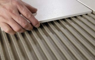 Hvad er det bedste klæbemiddel til fliser? Varianter af klæbemidler