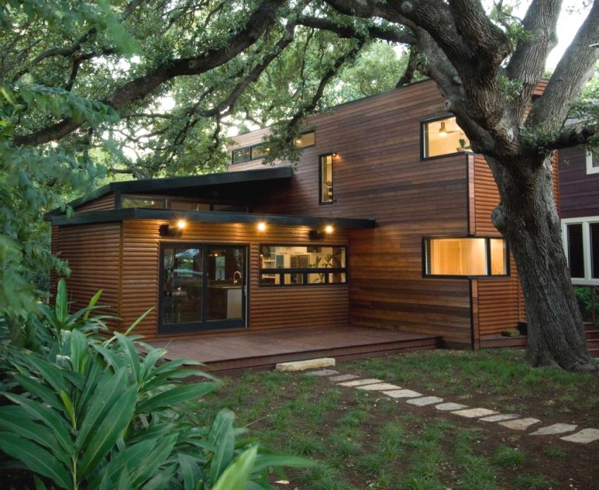 Veranda-podium laget av tre Veranda-podium laget av tre