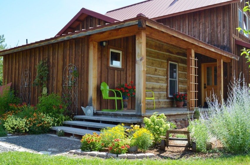 På den romslige verandaen kan du utstyre et ekstra sitteområde På den romslige verandaen kan du utstyre et ekstra sitteområde