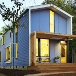 Veranda av et trehus. Fotogalleri fra fagpersoner