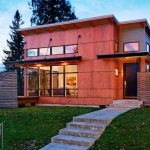 Veranda av et trehus. Fotogalleri fra fagpersoner