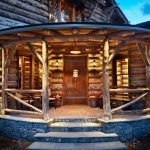 Veranda av et trehus. Fotogalleri fra fagpersoner