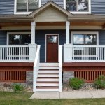 Veranda av et trehus. Fotogalleri fra fagpersoner