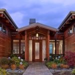 Veranda av et trehus. Fotogalleri fra fagpersoner