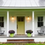 Veranda av et trehus. Fotogalleri fra fagpersoner