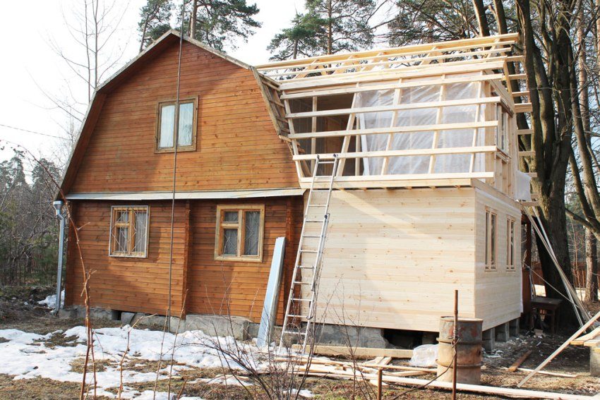 امتداد لمنزل خشبي امتداد لمنزل خشبي