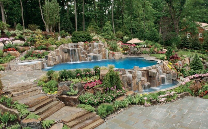 Staw z wodospadem Staw z wodospadem